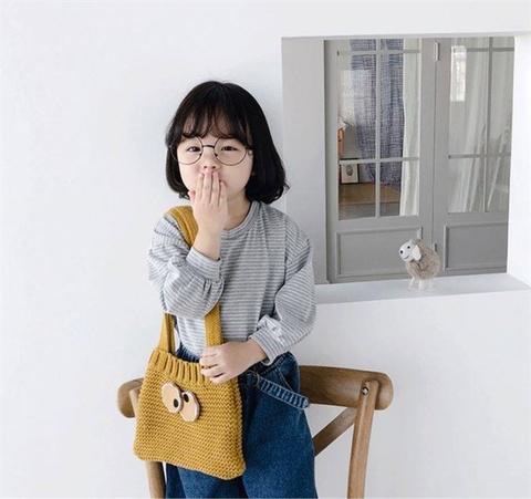 túi đeo hình mắt màu hồng phấn