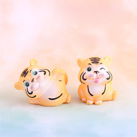 Set đôc chơi trang trí 2 con hổ Vằn nhựa