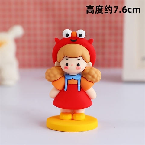 Trang trí BÉ GÁI kute đứng VÁY YẾM ĐỎ + MŨ ẾCH ĐỎ