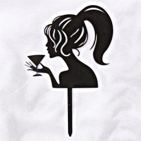 Topper mica cô gái cầm ly rượu đen