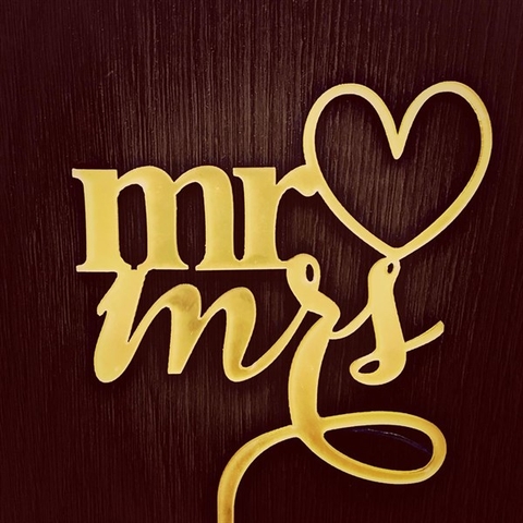 Topper mica Mr & Mrs trái tim vàng