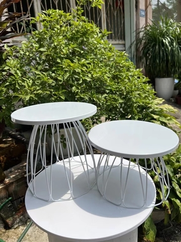 Cakestand mặt trắng 25cm cao 23cm đế đan