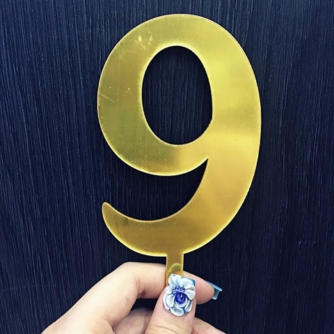 Topper mica số 9 vàng