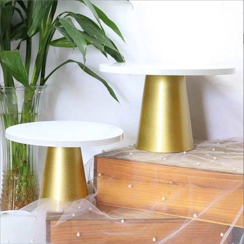 Cakestand mặt trắng đế mạ vàng size 20cm