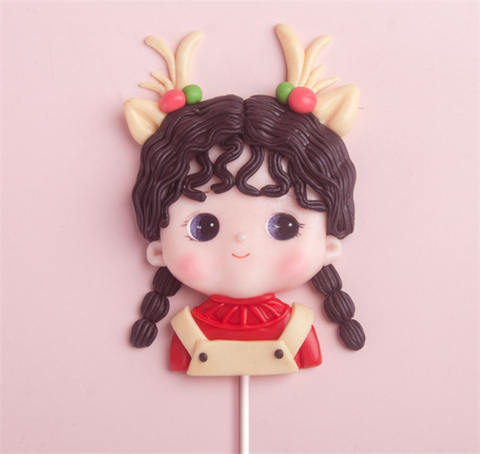 Que kute SLC bé gái áo đỏ 2 sừng