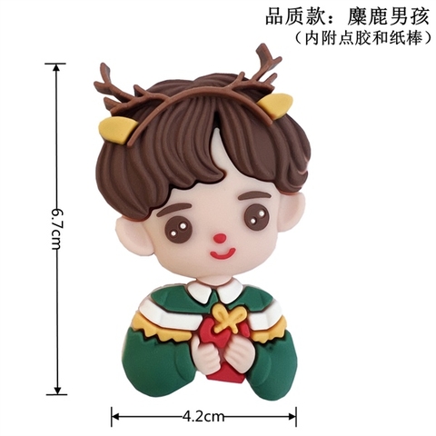 Kute nhựa dẻo MC bé Trai áo xanh bờm tuần lộc