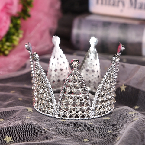 Vương miện size trung màu bạc-đk 7*5.5cm NHỰA