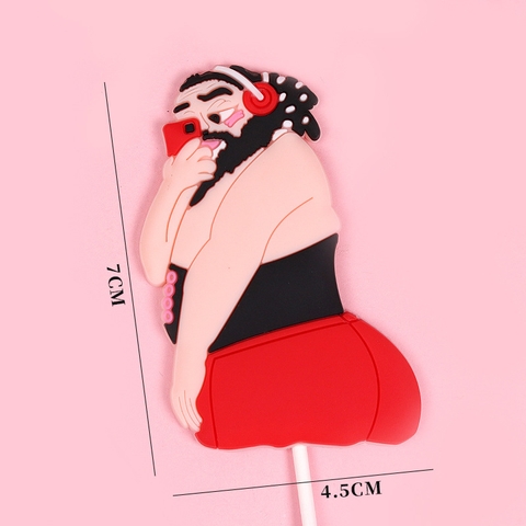 Que Kute SLC ông quần đùi đỏ