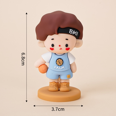 Trang trí BÉ TRAI kute đứng cầm BÓNG RỔ BMI (BÉ)