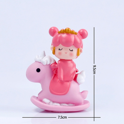 Công chúa tóc HỒNG cưỡi ngựa HỒNG-NHỰA