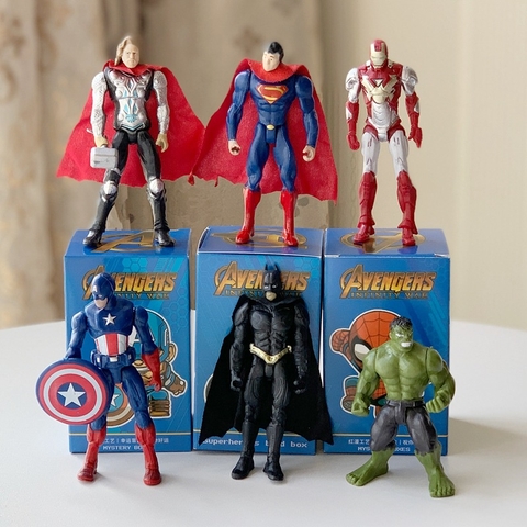 Bộ 6 siêu anh hùng thường