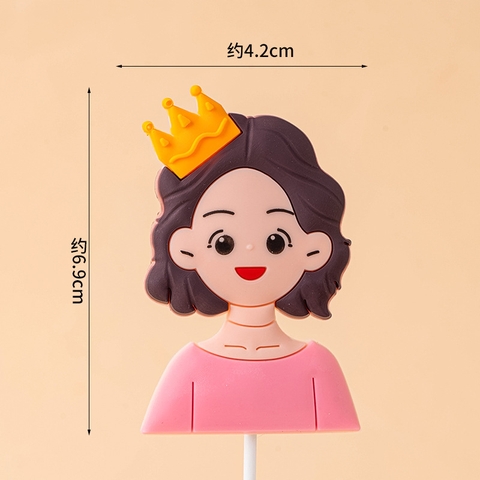 Kute slc mẹ áo hồng vương miện tóc đen