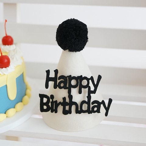 Mũ sinh nhật vải cho bé màu TRẮNG chữ đen (12*14cm)