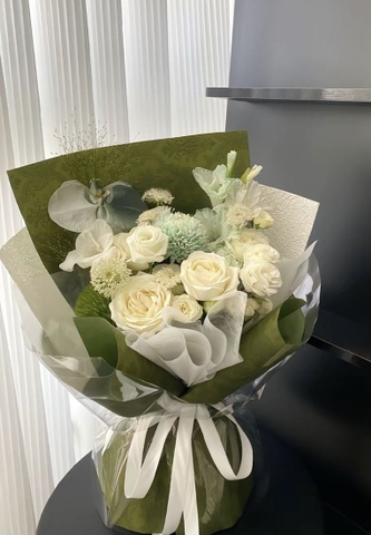 Bó Hoa Enchanted Petals  HTP0052