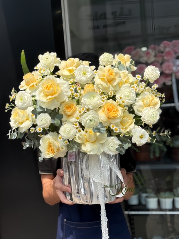 Flower Field Giỏ Hoa Tone Trắng  HTP0072