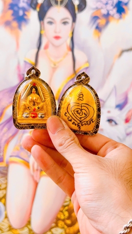 Amulet mẹ per vàng