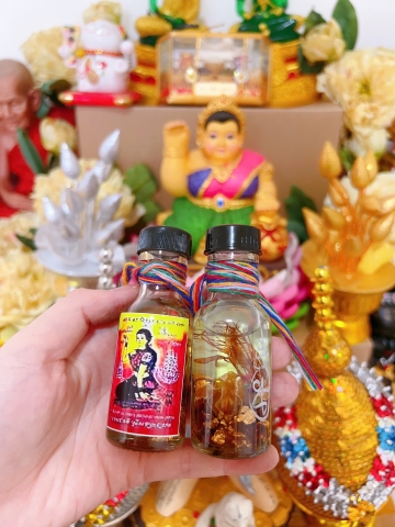 Dầu mẹ kéo khách