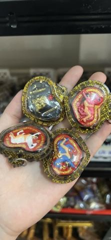 Amulet ngựa nhỏ