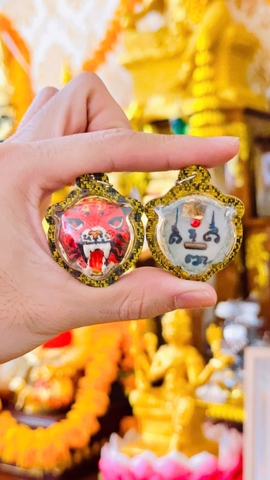 Amulet mặt ông hổ
