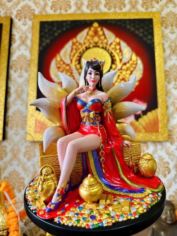 Tượng hồ ly to - Aj Suwan