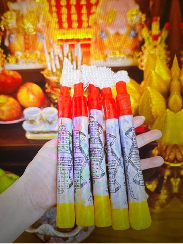 Nến Quý Nhân cây đỏ vàng