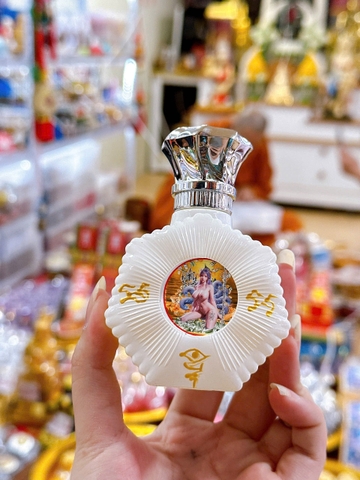 Nước hoa quyến rũ hình cô gái sexy chín đuôi xanh