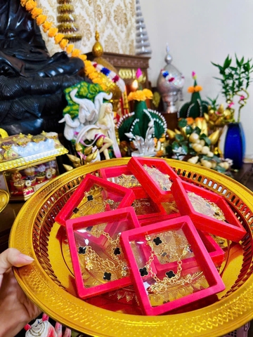Vòng tay cỏ 4 lá