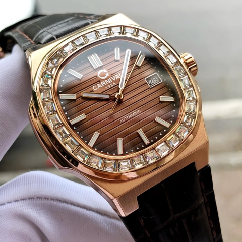 Đồng hồ Carnival của nước nào, giá bao nhiêu?