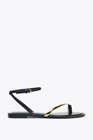 FLAT SANDALS WITH DETAIL