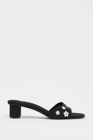 FLOWER SANDALS