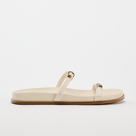 SANDALS WITH BUCKLED STRAPS