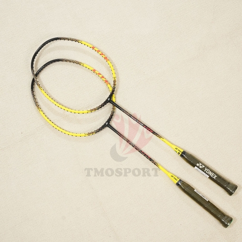 Vợt cầu lông yonex Voltric lite 4U5 (chưa bao gồm cước)