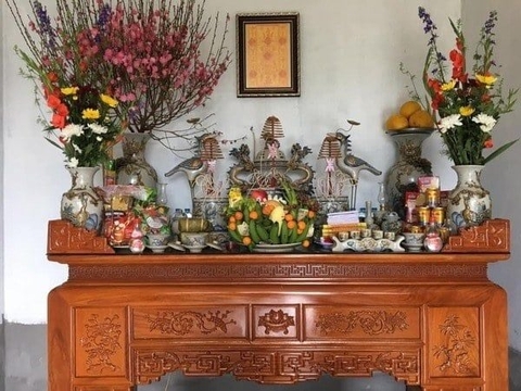Cách bài trí bàn thờ gia tiên chiêu bình an, rước lộc vào nhà