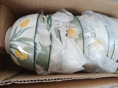 Bát chấm Tulip
