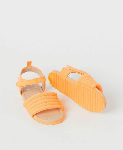 Sandal H&M neon cam, hồng hè 2022