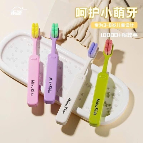Set 3 bàn chải cho các bé từ 3 tuổi
