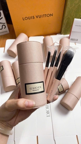 Set 4 cọ make up Gucci hộp hồng