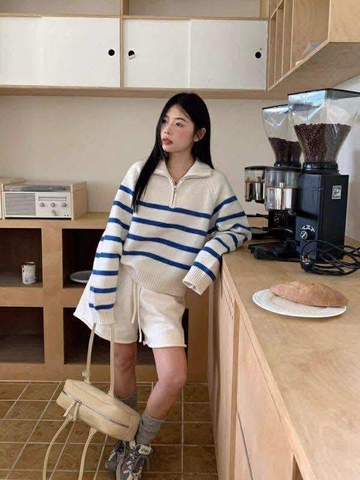 Áo len trắng kẻ xanh dài tay cổ bẻ kéo khoá