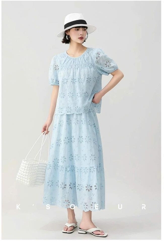 Bộ Na Na áo tay phồng chân váy maxi ren thô hoa dài màu xanh blue