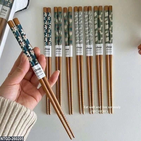 Set 8 đôi đũa gỗ hoa văn cao cấp