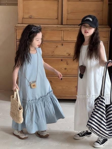 Váy thô sát nách khoét lưng đuôi cá xoè 2 màu xanh, trắng