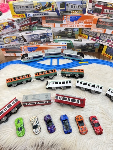 Tàu hỏa và đường ray chạy pin nhiều màu