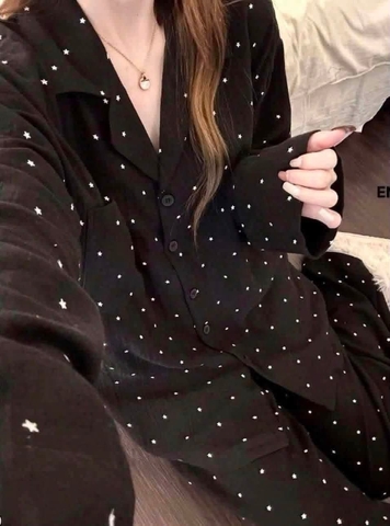Bộ pyjamas dài tay đen sao nhí trắng cho nữ