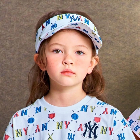 Mũ lưỡi trai MLB nửa đầu 2 màu trắng, hồng size