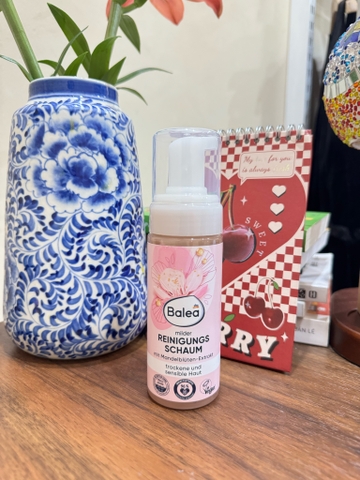 Sữa rửa mặt TẠO BỌT Balea 150ml 2 màu chiết xuất Lô hội (Xanh) và Dầu hạnh nhân (Hồng)