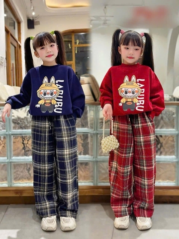 Bộ nỉ size 8-12Y hình Labubu dài tay quần kẻ caro Jia-Xing Qiu 2 màu đỏ, đen
