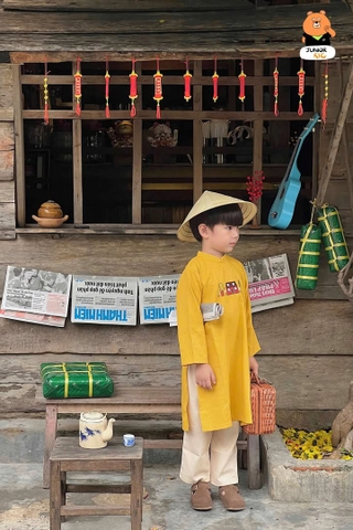 Áo dài linen thêu hoạ tiết Tết con hươu màu cam, ngôi nhà vàng
