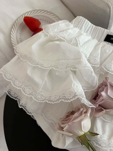 Chân váy 3 tầng màu trắng phối ren Ambb cho bé