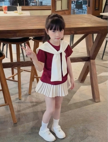 Set 3 món áo phông đỏ, khăn thêu mix chân váy xếp ly trắng cho bé