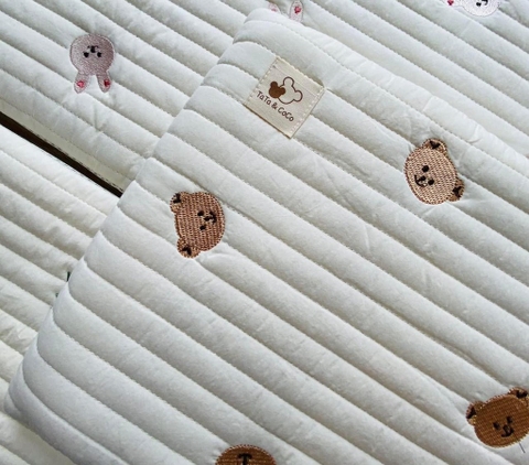Gối hãng Tata&Coco thêu hình gấu nâu, thỏ hồng, hổ vàng,...